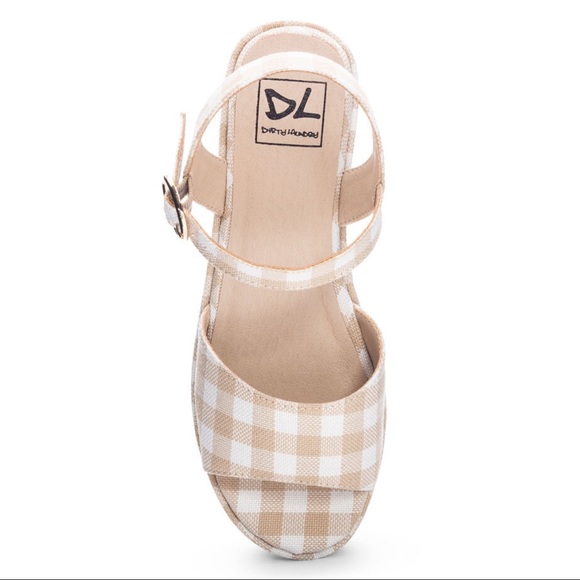 Jump Out Gingham Platform Sandals - Picture 4 of 8